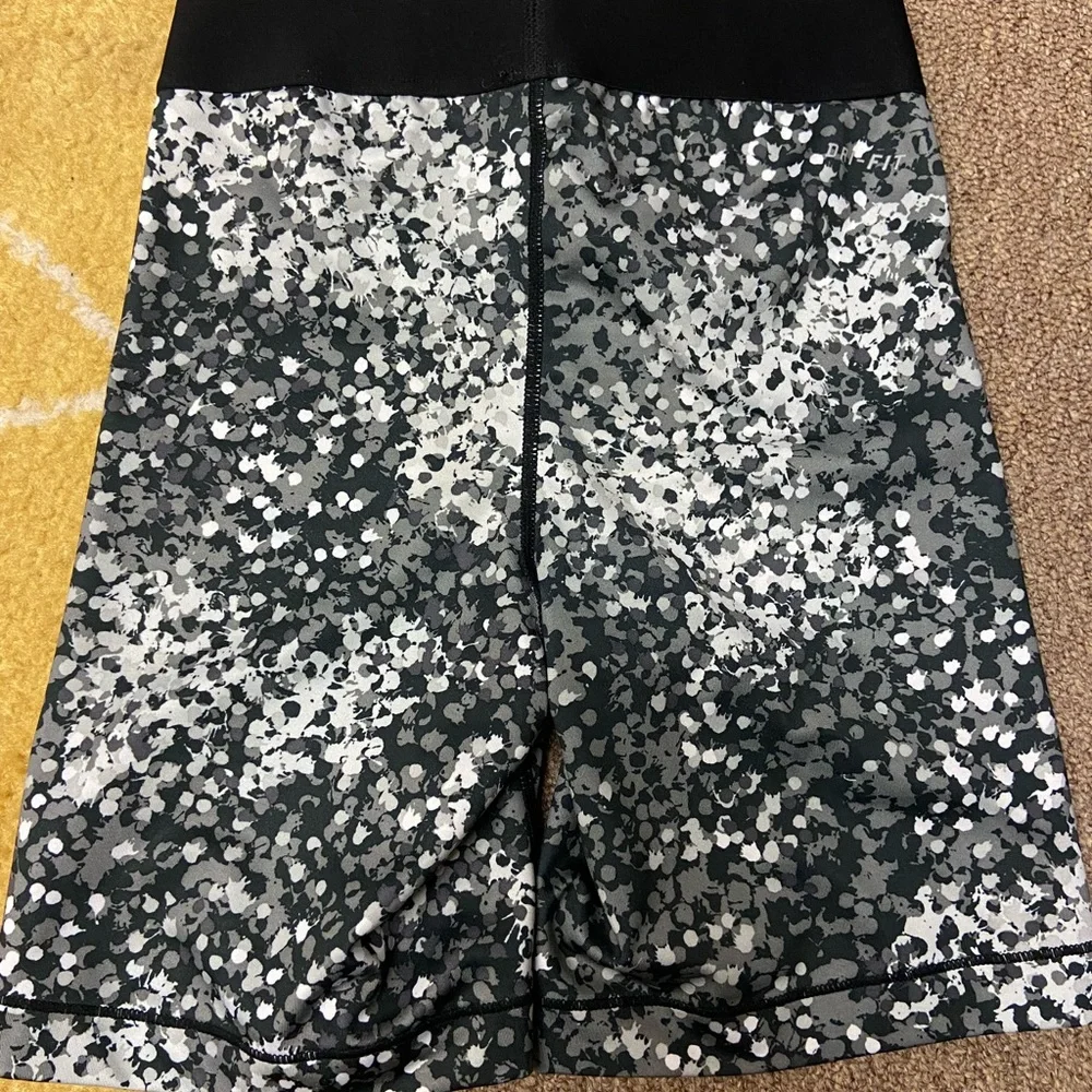 nike biker shorts spandex - Picture 2 of 3
